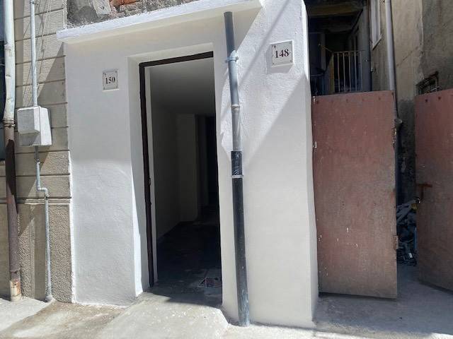 locale di sgombero in affitto a Barcellona Pozzo di Gotto