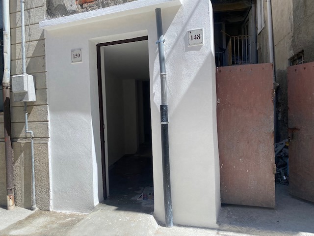 locale di sgombero in affitto a Barcellona Pozzo di Gotto