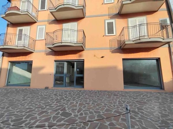 negozio in affitto a Barcellona Pozzo di Gotto