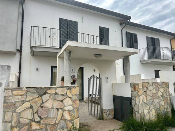 casa indipendente in affitto a Barcellona Pozzo di Gotto