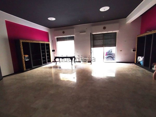 locale commerciale in affitto a Barcellona Pozzo di Gotto