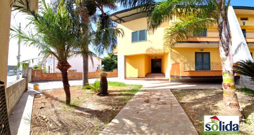 casa indipendente in affitto a Barcellona Pozzo di Gotto in zona Acquacalda
