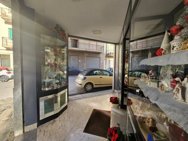 negozio in affitto a Barcellona Pozzo di Gotto in zona Centro Città