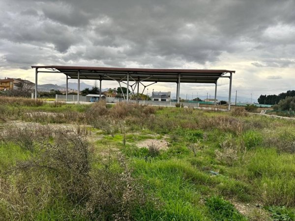 locale commerciale in affitto a Barcellona Pozzo di Gotto