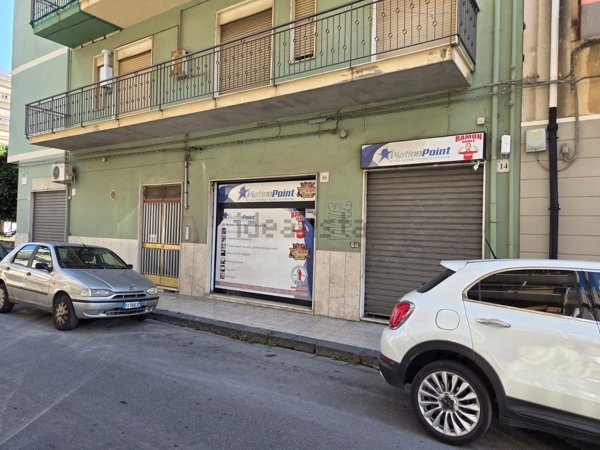 locale commerciale in affitto a Barcellona Pozzo di Gotto