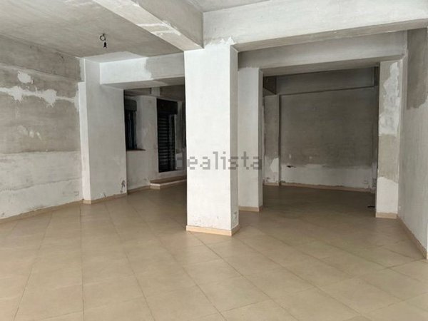 locale commerciale in affitto a Barcellona Pozzo di Gotto in zona Centro Città