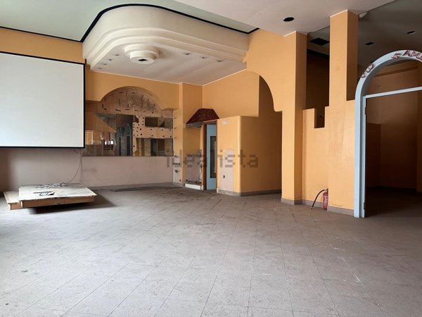 locale commerciale in affitto a Barcellona Pozzo di Gotto
