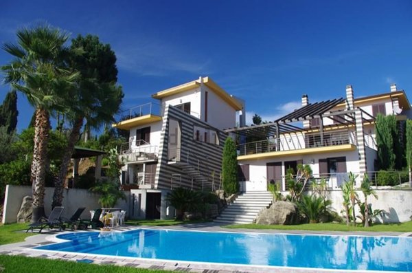 casa indipendente in affitto a Barcellona Pozzo di Gotto