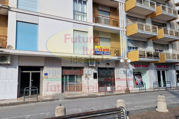 ufficio in affitto a Barcellona Pozzo di Gotto in zona Centro Città