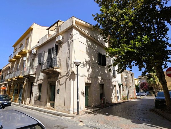 locale commerciale in affitto a Barcellona Pozzo di Gotto