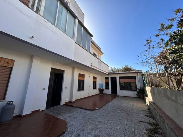 casa indipendente in affitto a Barcellona Pozzo di Gotto
