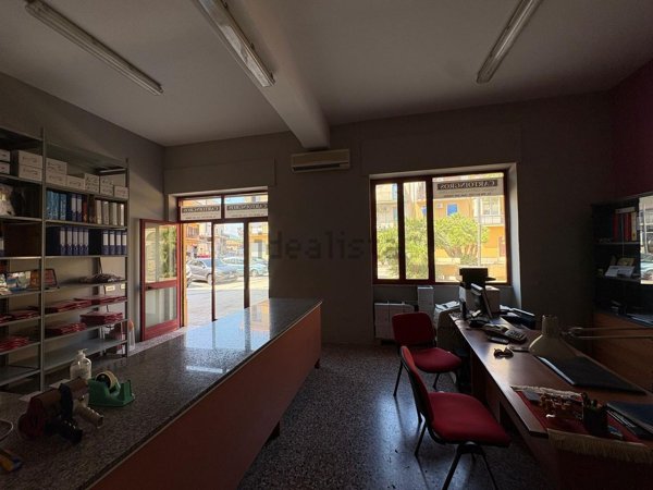 locale commerciale in affitto a Barcellona Pozzo di Gotto