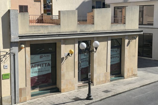 locale commerciale in affitto a Barcellona Pozzo di Gotto