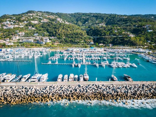 negozio in affitto a Capo d'Orlando