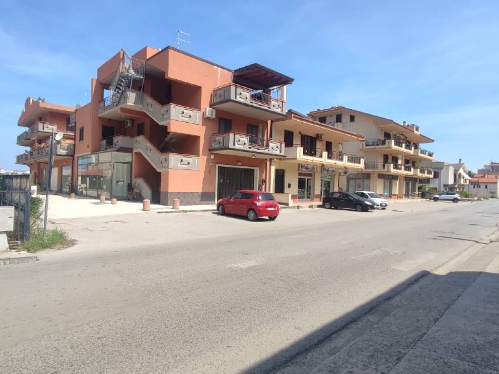 negozio in affitto a Capo d'Orlando