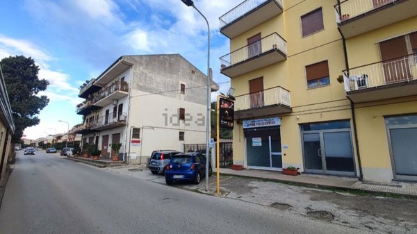 locale commerciale in affitto a Capo d'Orlando