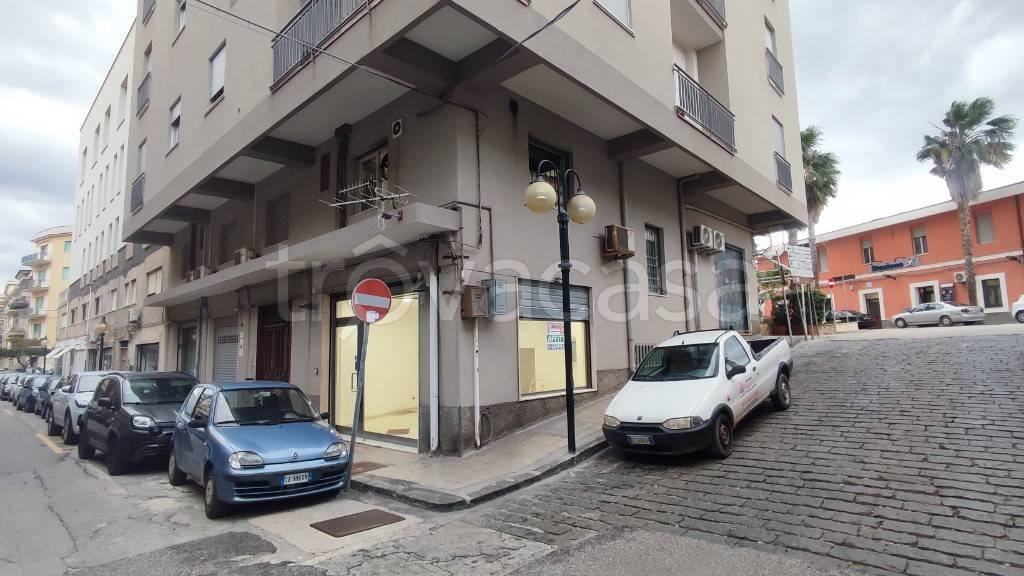 negozio in affitto a Capo d'Orlando