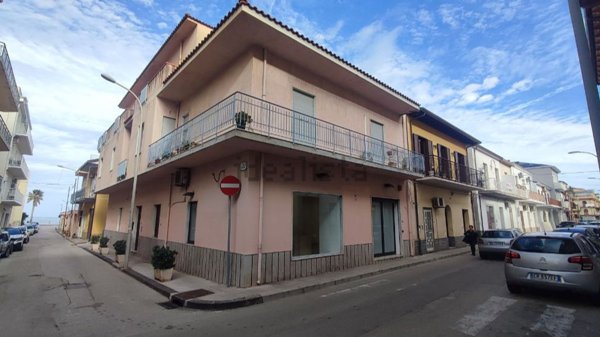 negozio in affitto a Capo d'Orlando