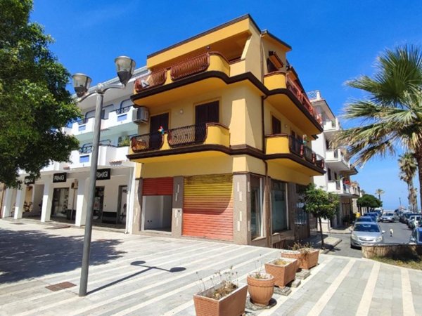 negozio in affitto a Capo d'Orlando