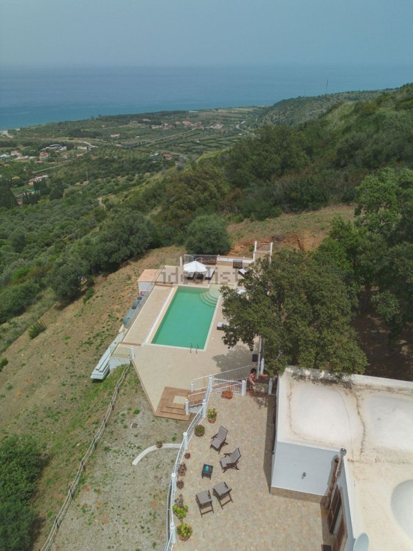 appartamento in affitto a Caronia