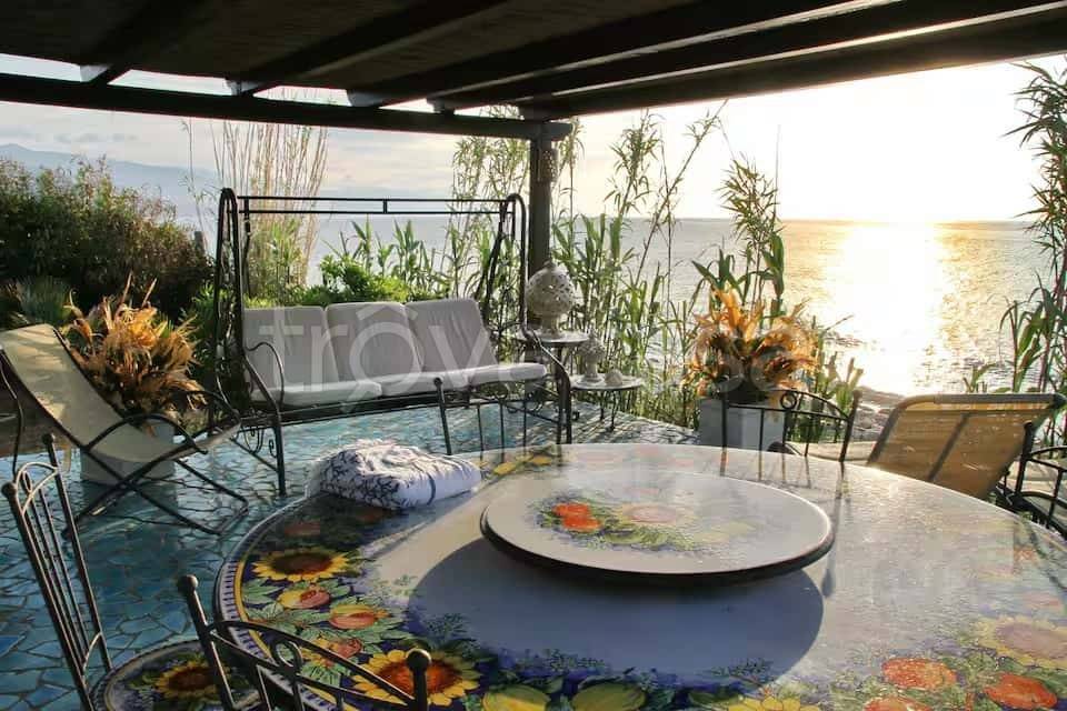 appartamento in affitto a Caronia