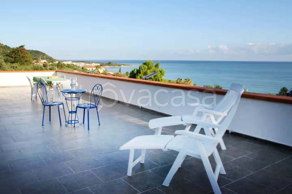 appartamento in affitto a Caronia