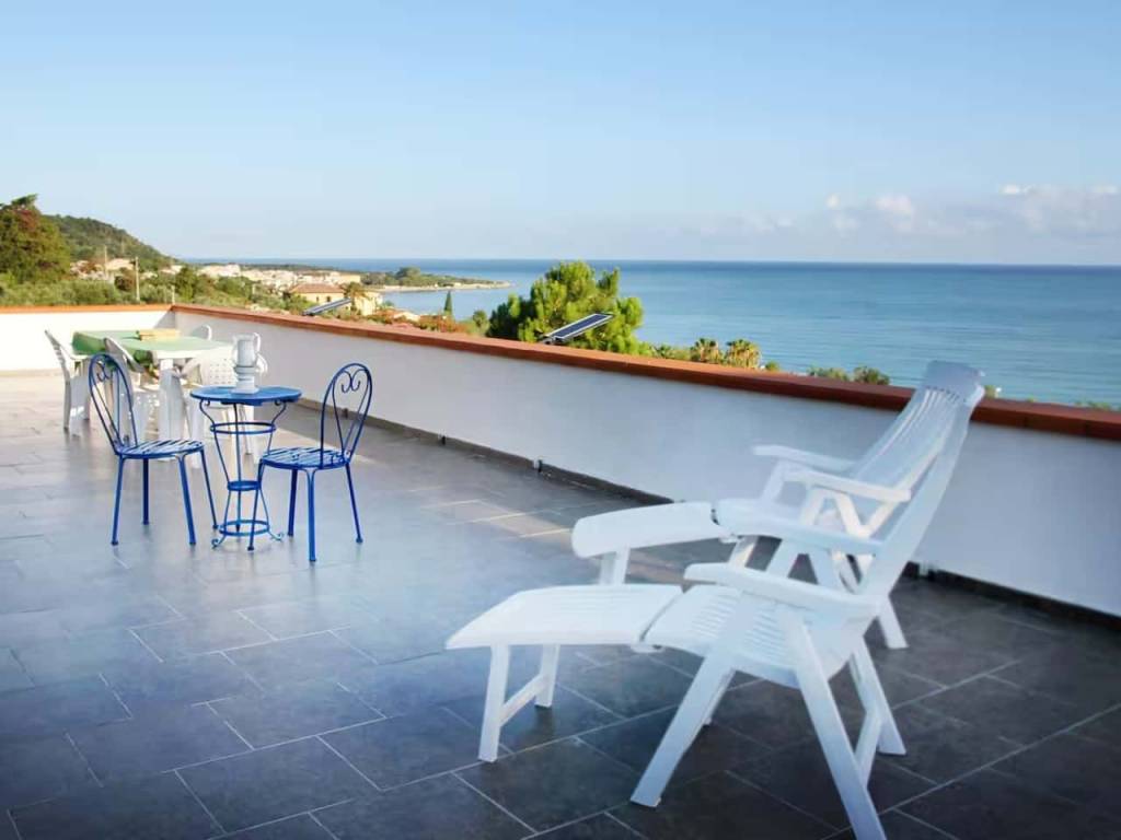 appartamento in affitto a Caronia