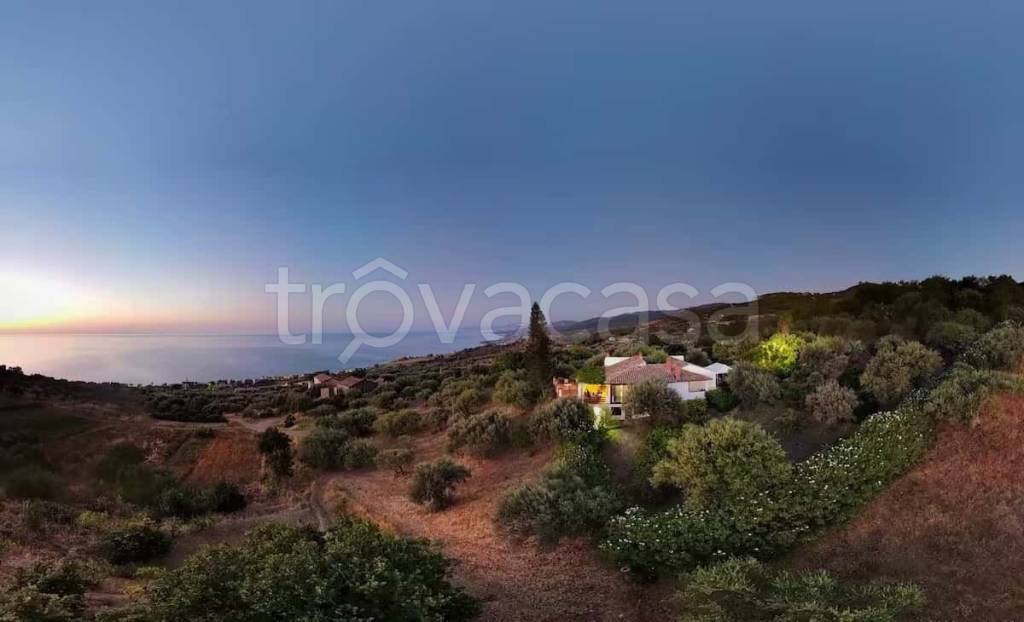 appartamento in affitto a Caronia