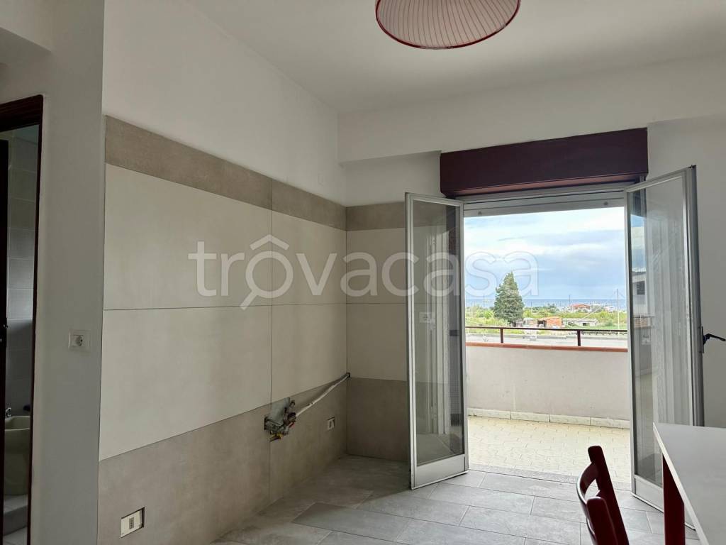 appartamento in affitto a Falcone