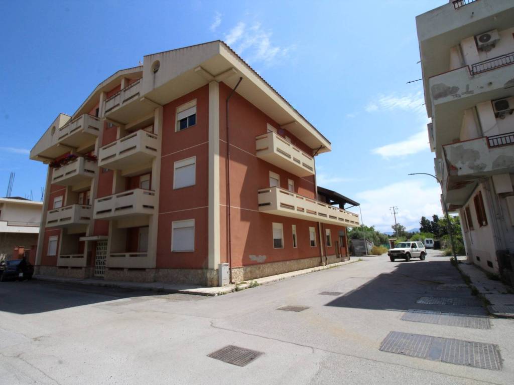 appartamento in affitto a Falcone