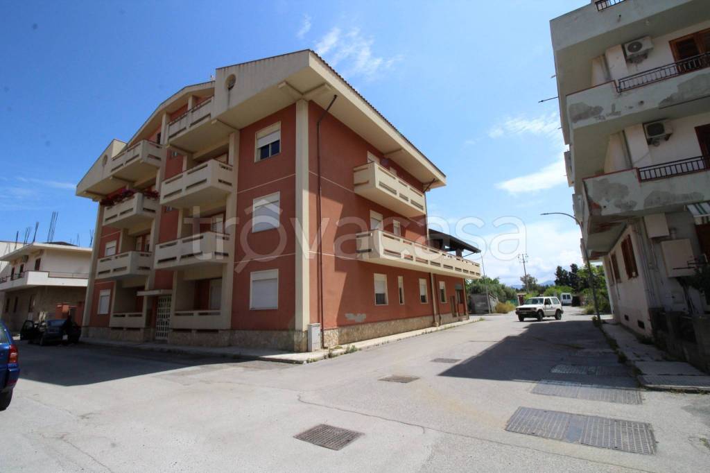 appartamento in affitto a Falcone