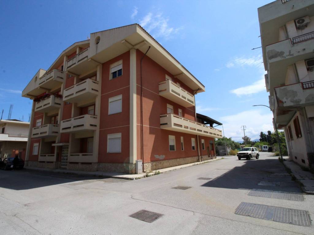 appartamento in affitto a Falcone