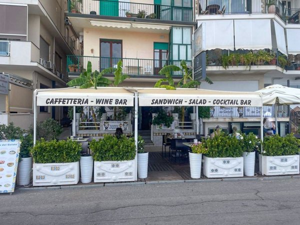 negozio in affitto a Giardini-Naxos