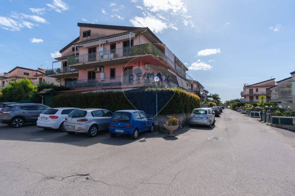 appartamento in affitto a Giardini-Naxos