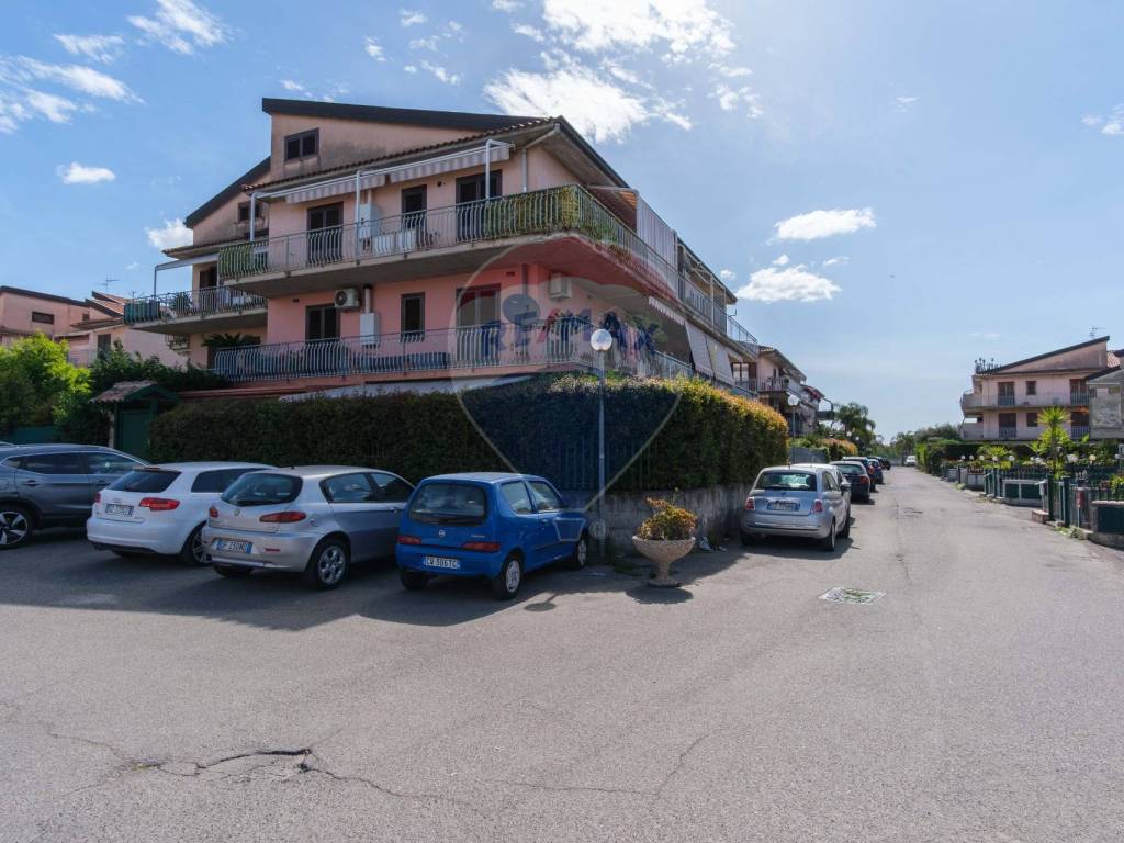 appartamento in affitto a Giardini-Naxos