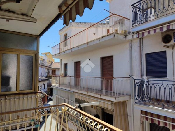 appartamento in affitto a Giardini-Naxos