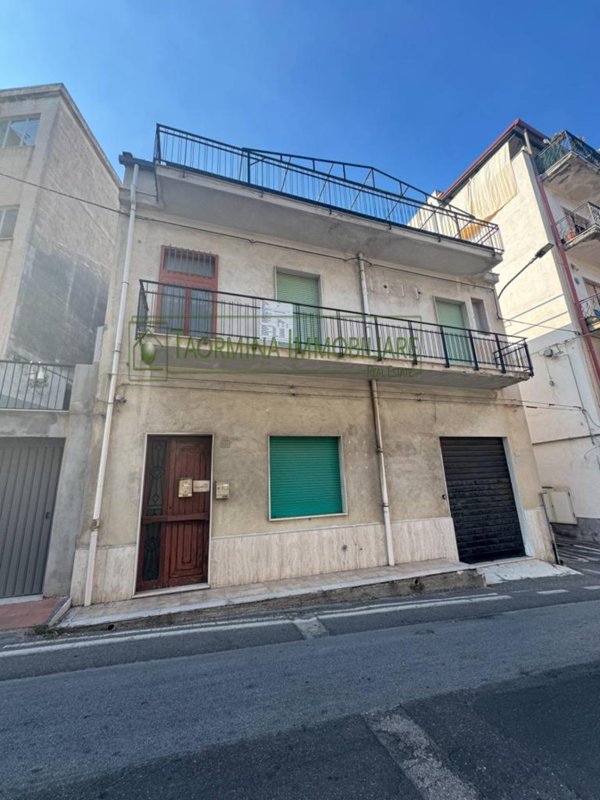 casa indipendente in affitto a Giardini-Naxos
