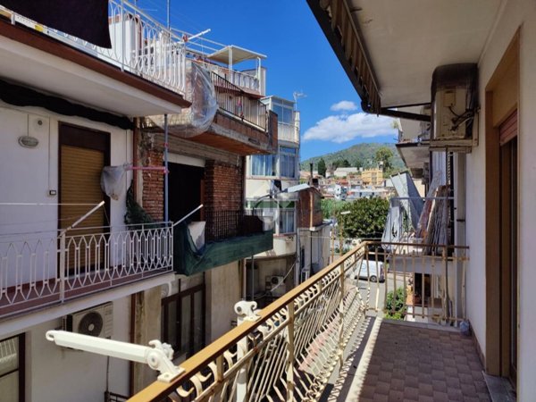 appartamento in affitto a Giardini-Naxos