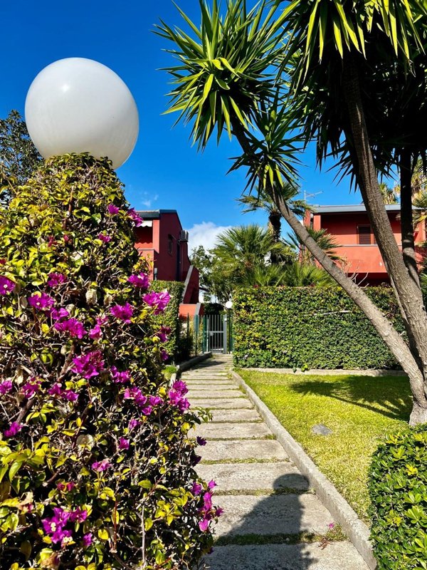 casa indipendente in affitto a Giardini-Naxos