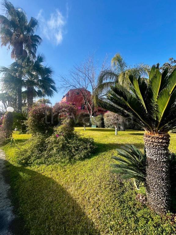 casa indipendente in affitto a Giardini-Naxos