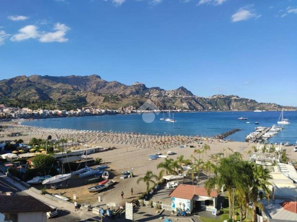 appartamento in affitto a Giardini-Naxos