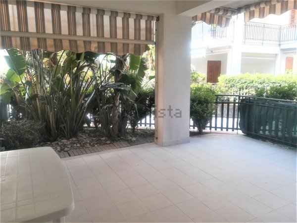 appartamento in affitto a Giardini-Naxos