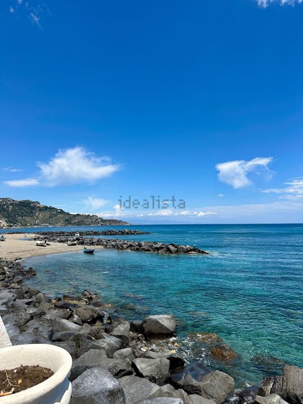 appartamento in affitto a Giardini-Naxos