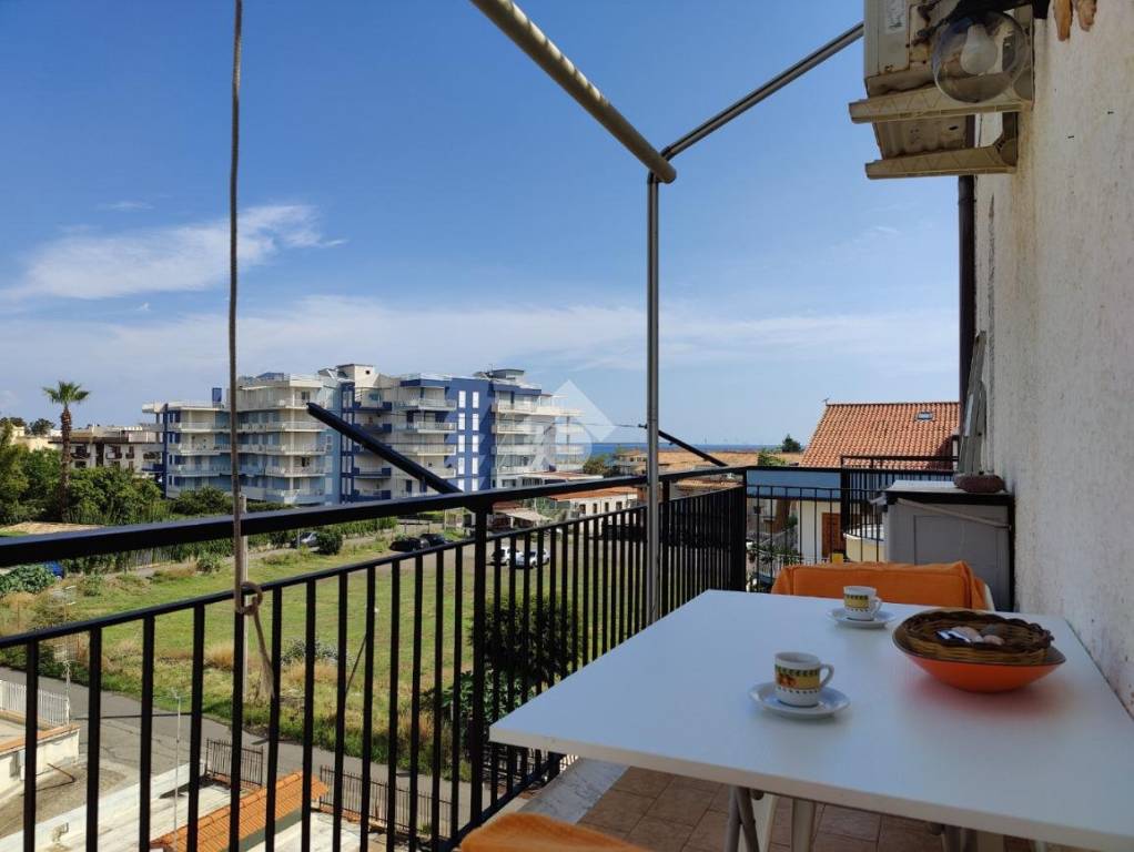 appartamento in affitto a Giardini-Naxos