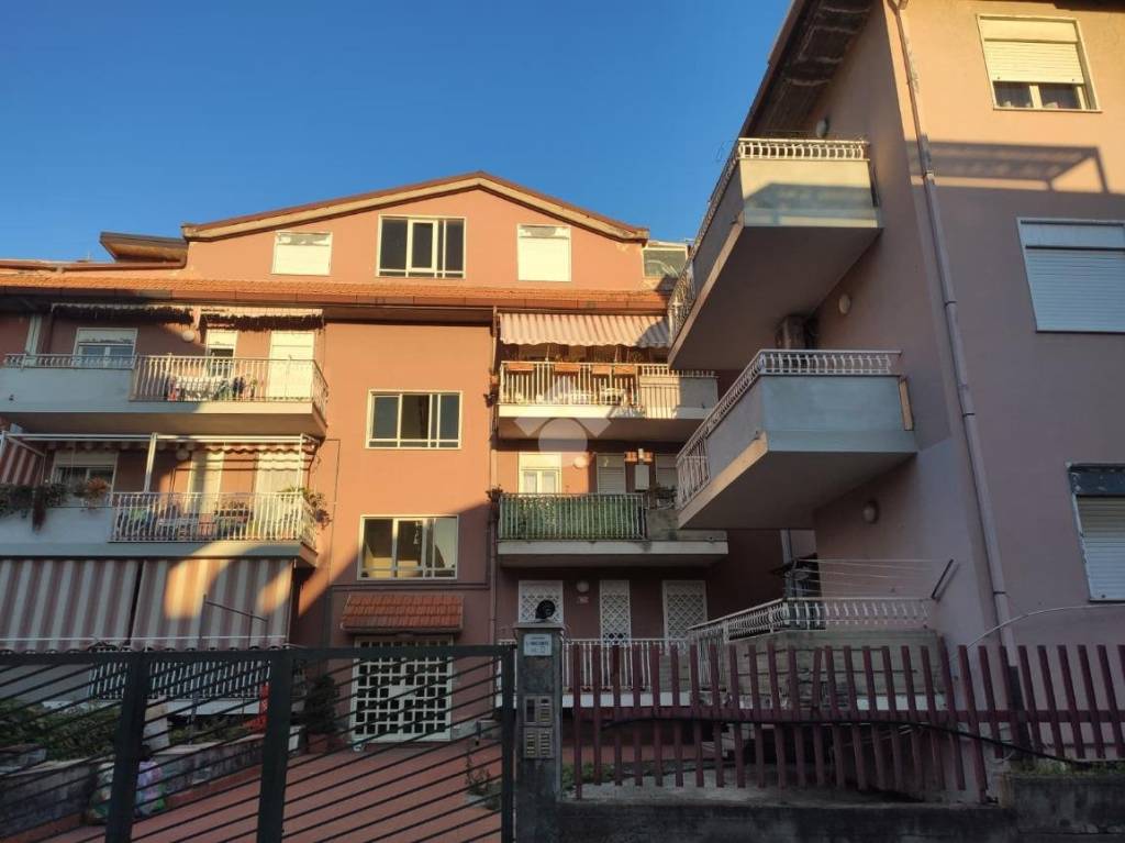 appartamento in affitto a Giardini-Naxos