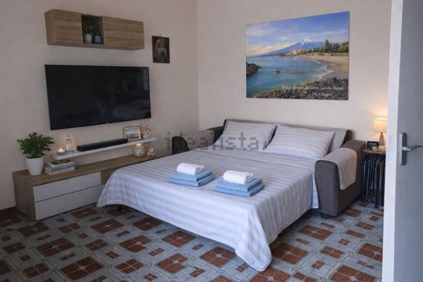 appartamento in affitto a Giardini-Naxos