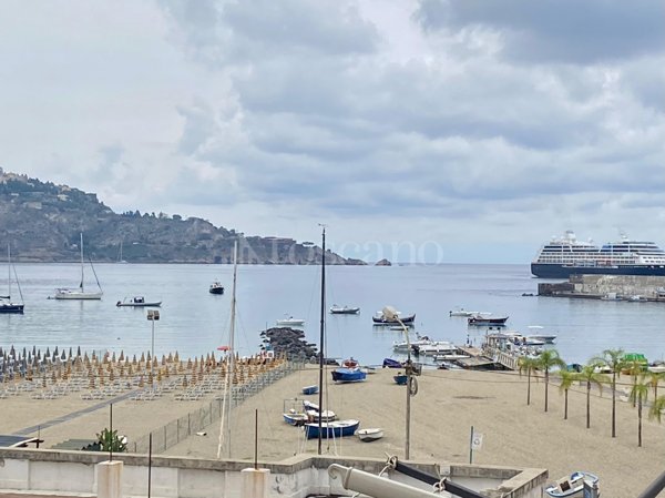 appartamento in affitto a Giardini-Naxos