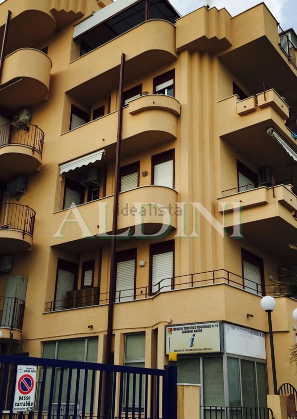 appartamento in affitto a Giardini-Naxos