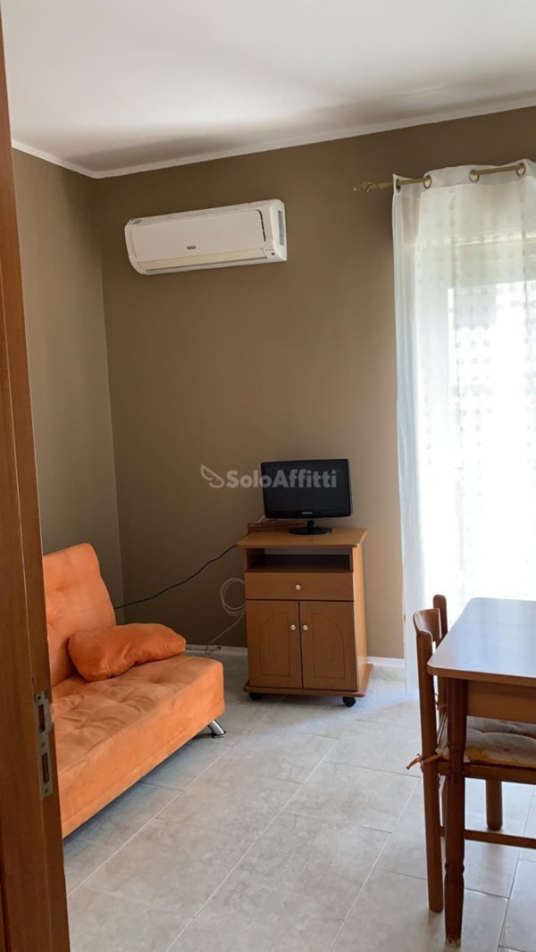 appartamento in affitto a Giardini-Naxos
