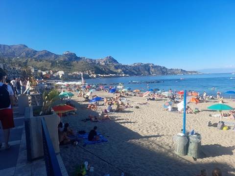 appartamento in affitto a Giardini-Naxos